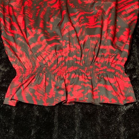 Women's Michael Kors Red & Black Abstract Print V-Neck Cinch Waist Blouse Medium - Picture 6 of 12